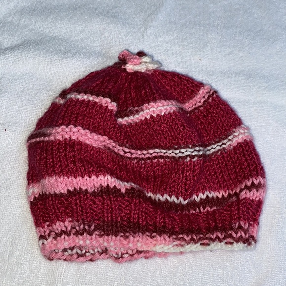 Handmade knit hat - Picture 3 of 3